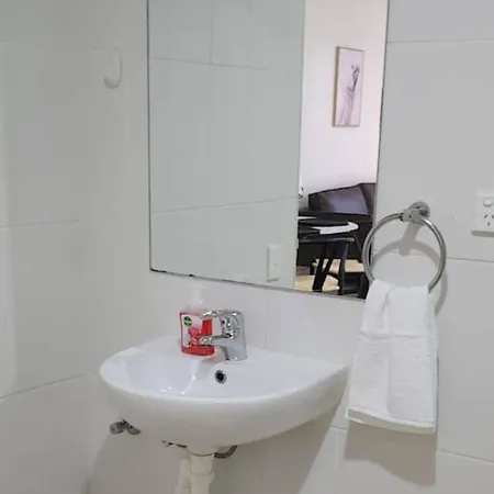 Merrylands Hidden Gem! One Bedroom Apartment Exterior photo